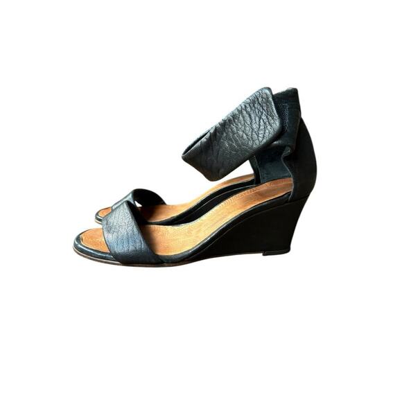 Chie Mihara Black Ruala Ankle Strap Wedge Heel Sandal - 36 / 6 - Picture 6 of 15